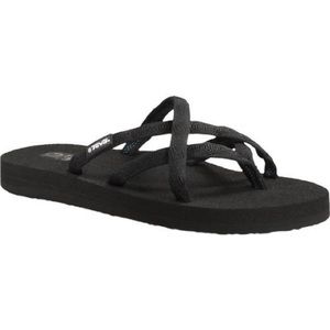 Teva Olowahu black sandals